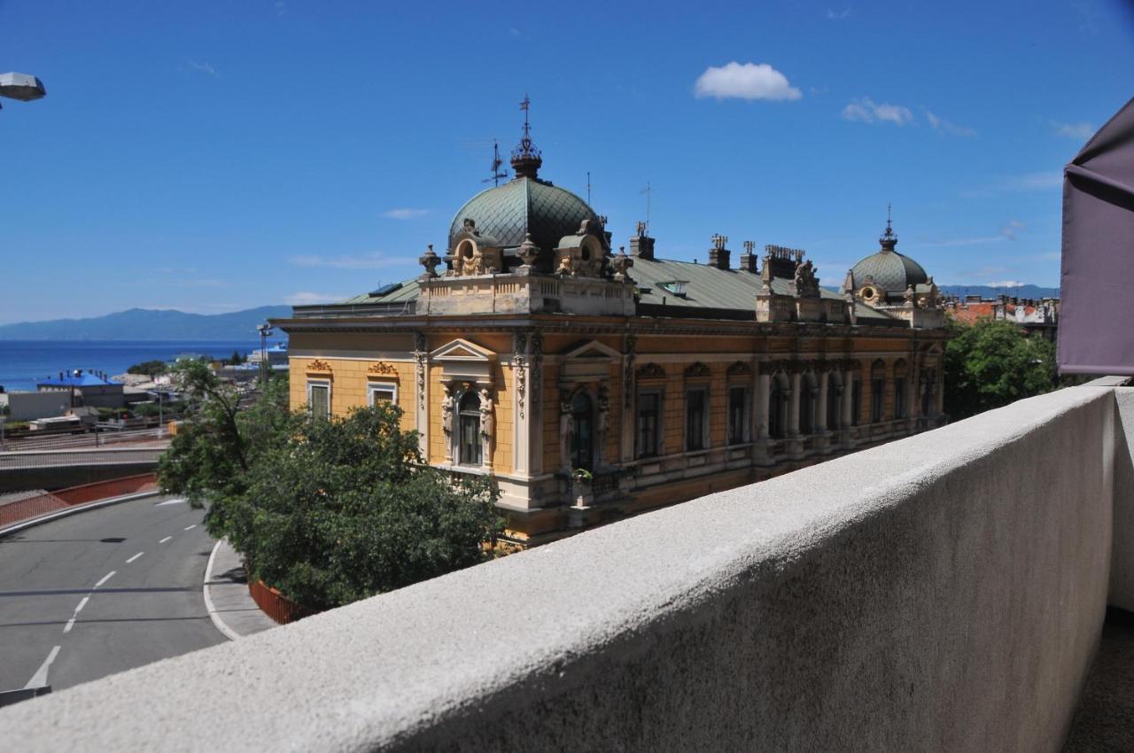 Piramida Apartman *